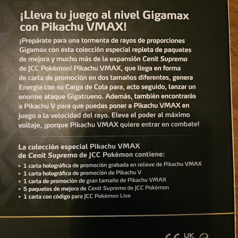 Pokémon TCG: Ultimate Zenith Pikachu VMAX Special Collection in Spanish - Picture 4 of 5